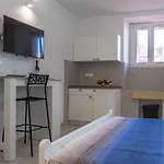 Garden In The Center Apartment *