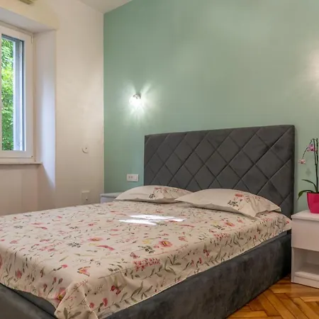 Apartment Garden In The Center *