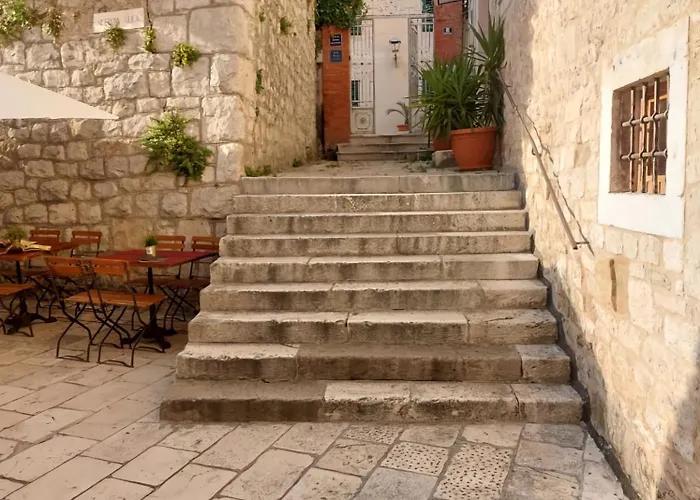 Garden In The Center * ספליט